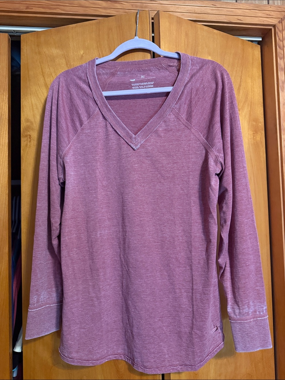 Southern Marsh Women's Long Sleeve V-Neck Pullover - Mauve